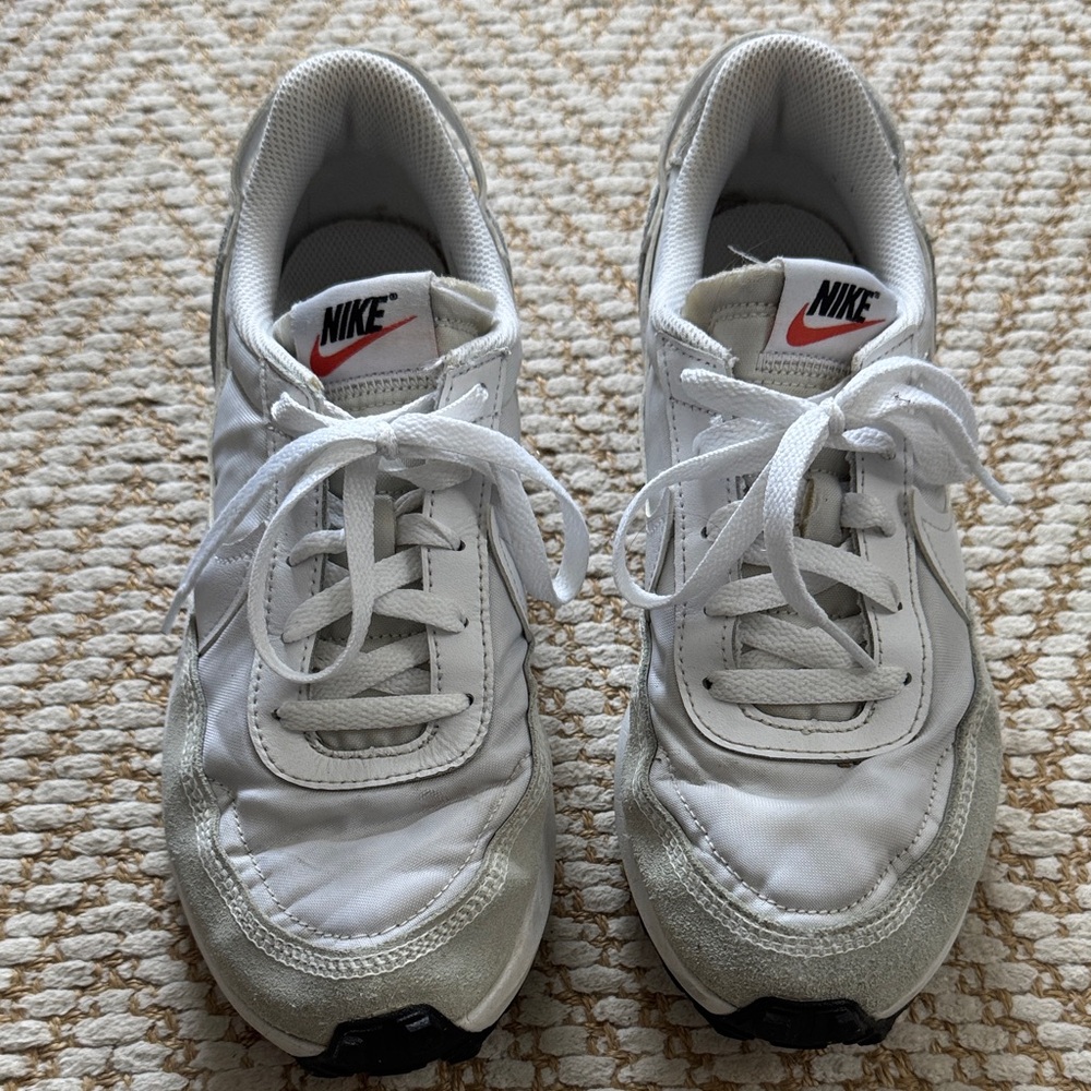 Nike White waffle Debut Athletic Shoes